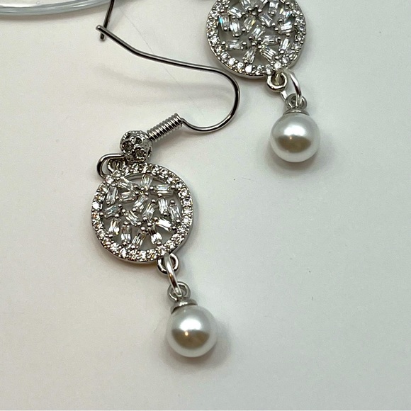 Rhinestone White Glass Silver Pearl Danity Dangle Earrings - Picture 1 of 1